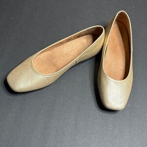 VIONIC Orinda Square Toe Orthotic Flats Gold Shimmer Women’s Size 8.5